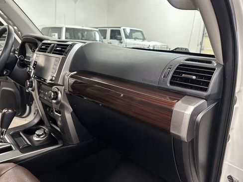 Used 2020 Toyota 4Runner Limited AWD/4WD image 36