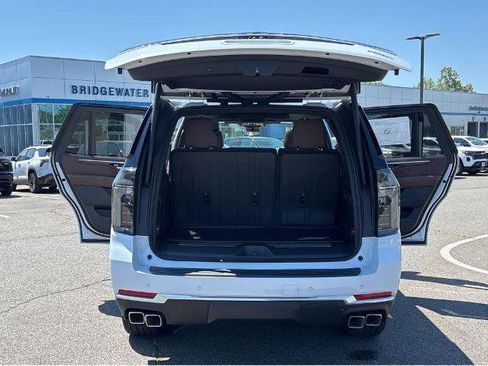 New 2026 Chevrolet Tahoe High Country AWD/4WD image 13