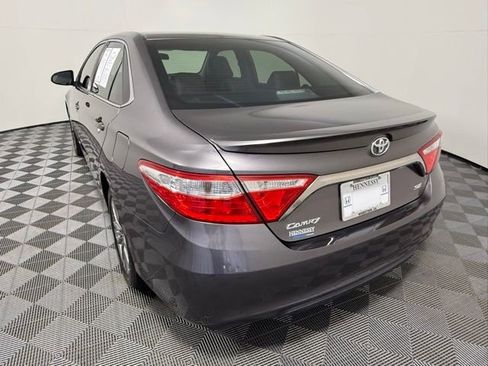 Used 2015 Toyota Camry SE image 4
