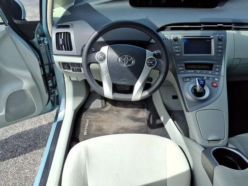 Used 2013 Toyota Prius Two image 10