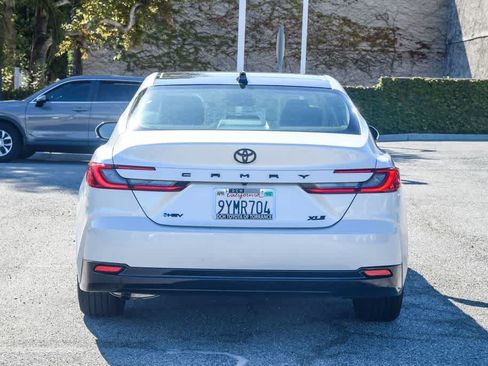 Used 2026 Toyota Camry XLE FWD image 8