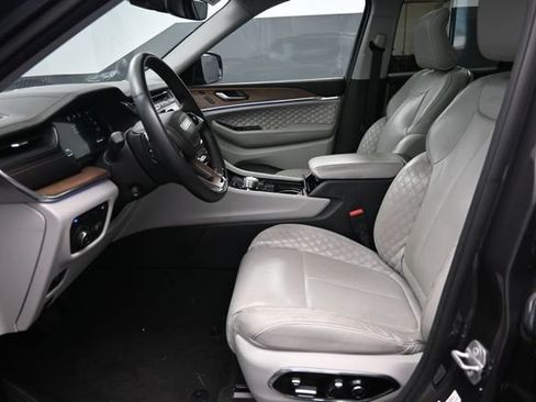 Used 2022 Jeep Grand Cherokee Summit w/ MOPAR Finishing Package AWD/4WD image 16