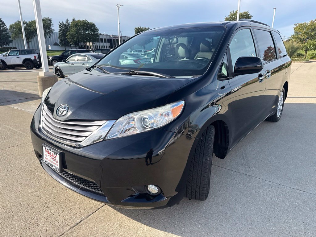 Used 2015 Toyota Sienna XLE w/ XLE Navigation Package AWD/4WD image 6