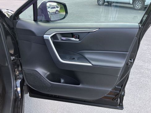Used 2024 Toyota RAV4 XLE FWD image 31