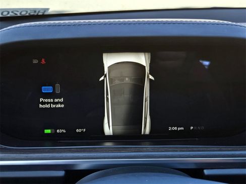 Used 2022 Tesla Model S image 24