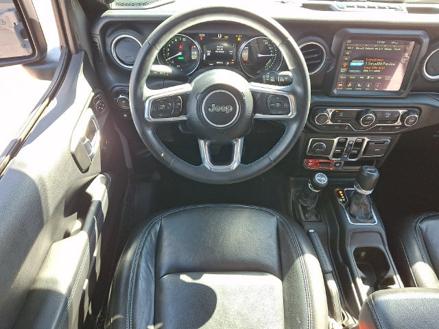 Used 2023 Jeep Wrangler Unlimited Rubicon 4xe AWD/4WD image 3