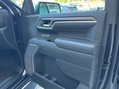 Used 2023 Chevrolet Silverado 1500 High Country w/ Technology Package image 12