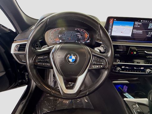 Used 2021 BMW 540i w/ Premium Package image 13