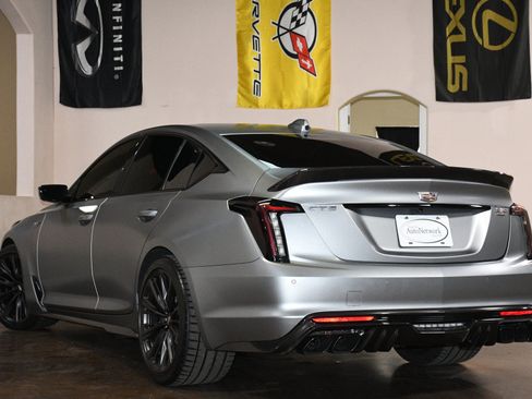 Used 2024 Cadillac CT5 V Blackwing w/ Carbon Fiber Package 2 RWD image 6