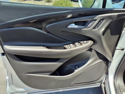 Used 2019 Buick Envision Essence FWD image 27