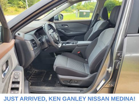 Certified 2023 Nissan Rogue SV AWD/4WD image 13