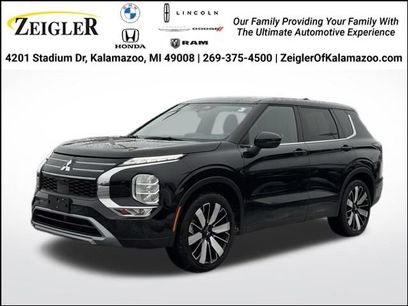 Used 2025 Mitsubishi Outlander SE