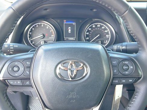 Used 2023 Toyota Camry SE image 32