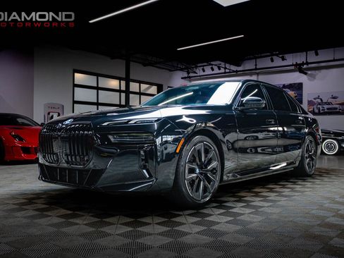 Used 2023 BMW i7 xDrive60 image 11