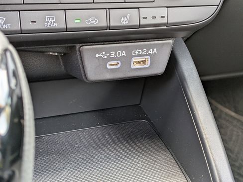Used 2026 Subaru Outback Premium AWD/4WD image 32