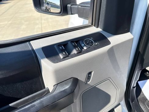 Used 2017 Ford F250 XL w/ Power Equipment Group AWD/4WD image 14