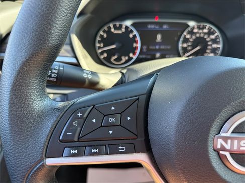 Used 2024 Nissan Altima 2.5 SV image 17