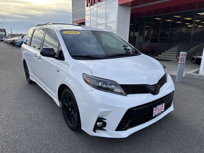 Used 2020 Toyota Sienna SE