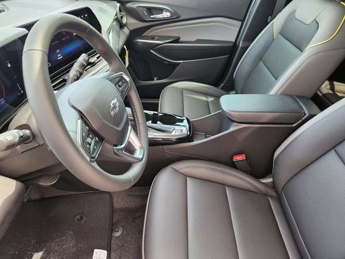 New 2026 Chevrolet Trax ACTIV w/ Sunroof Package FWD image 9