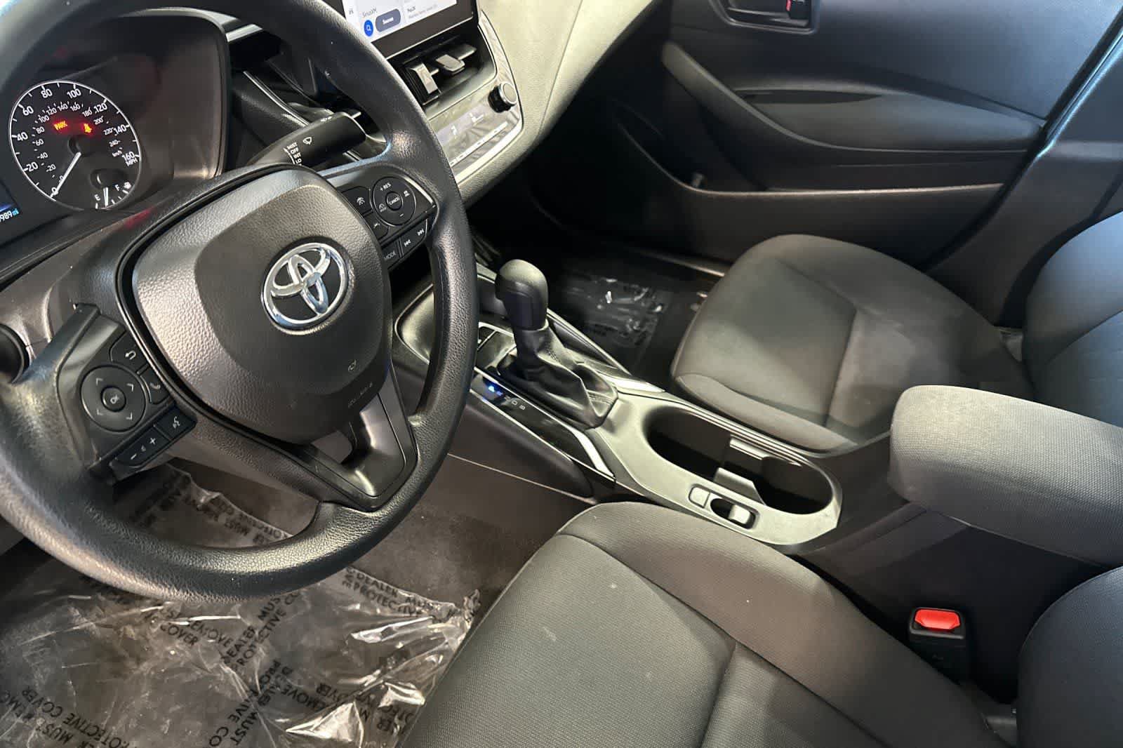 Used 2025 Toyota Corolla LE FWD image 19