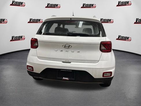 Certified 2025 Hyundai Venue SEL image 6
