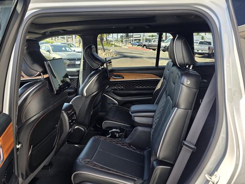 Certified 2023 Jeep Grand Cherokee L Summit AWD/4WD image 12