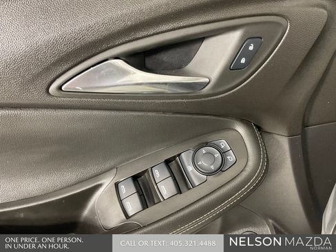 Used 2025 Buick Encore GX Preferred FWD image 18