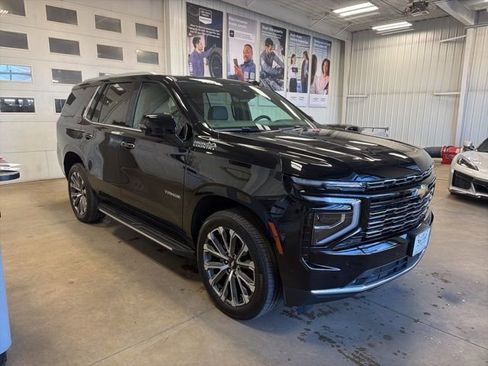 Used 2025 Chevrolet Tahoe High Country AWD/4WD image 4