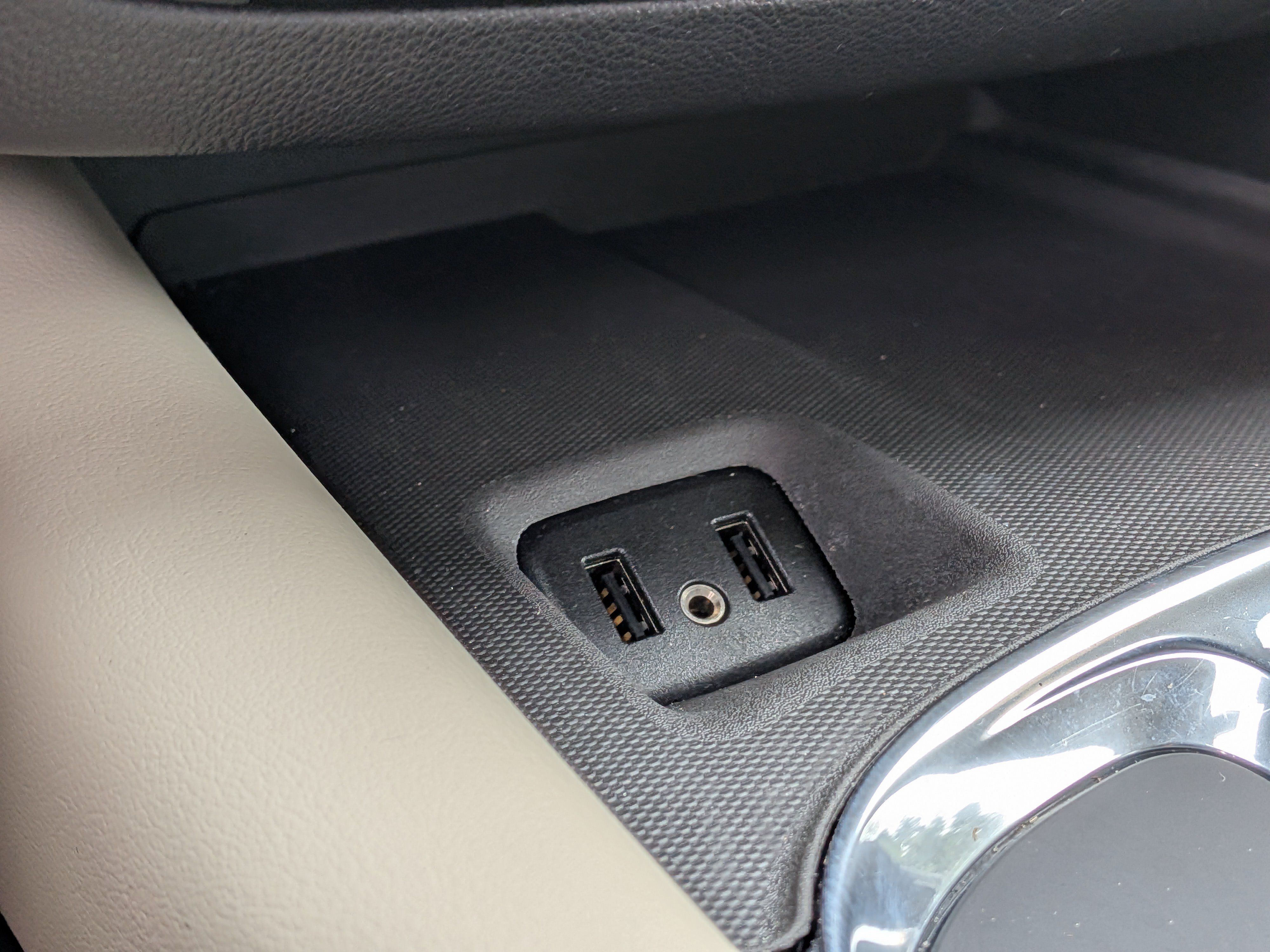 Used 2019 Buick Enclave Essence FWD image 28