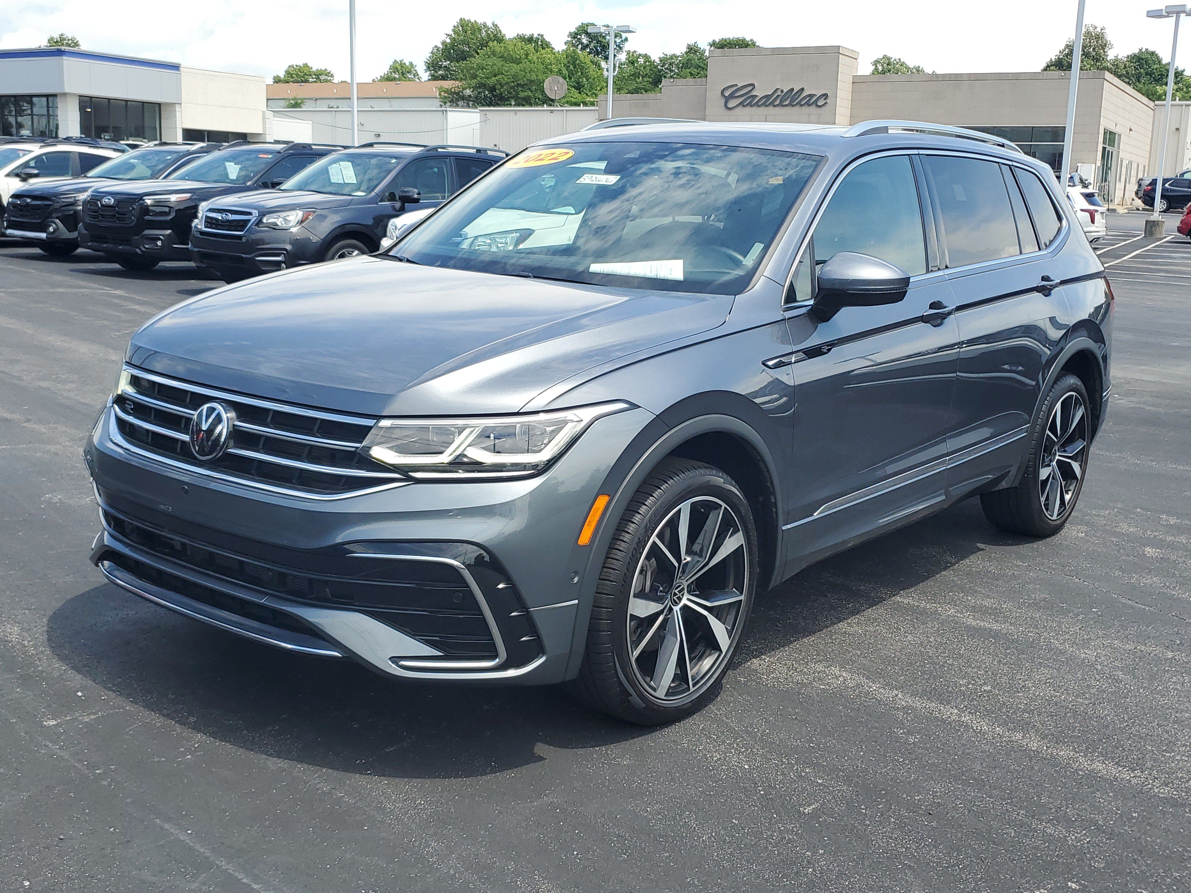 Used 2022 Volkswagen Tiguan SEL R-Line AWD/4WD image 32
