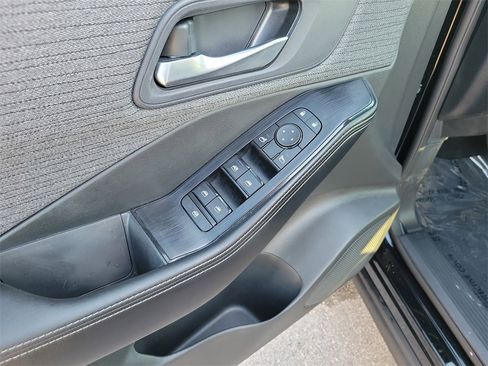 Certified 2023 Nissan Rogue SV image 16