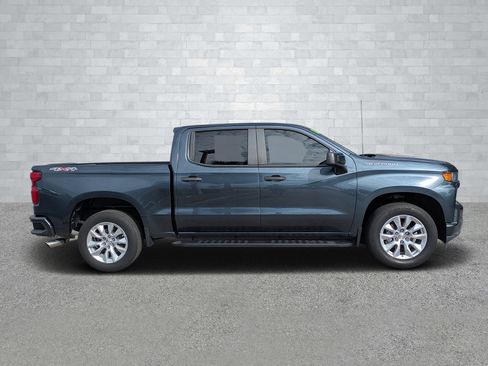 Used 2020 Chevrolet Silverado 1500 Custom w/ Custom Value Package image 4