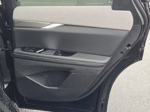 Used 2025 Cadillac Optiq Luxury 1 w/ LPO, Floor Liner Package AWD/4WD image 9