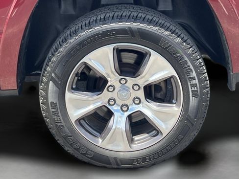 Used 2019 RAM 1500 Laramie AWD/4WD image 14