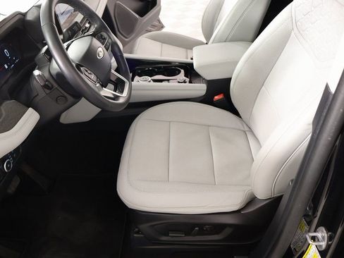 Used 2025 Ford Explorer Platinum w/ Ultimate Package image 11