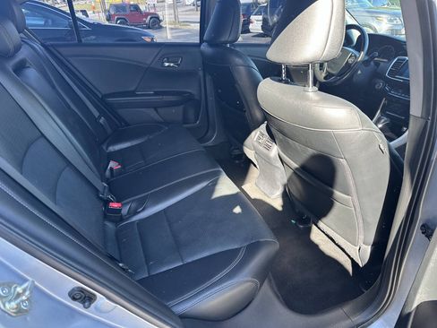 Used 2017 Honda Accord EX-L image 13