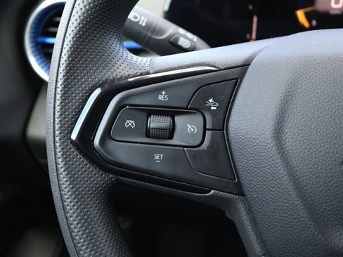 Used 2025 Chevrolet Trax LT image 13