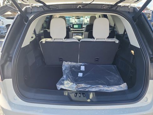 New 2026 Lincoln Aviator 2WD image 18