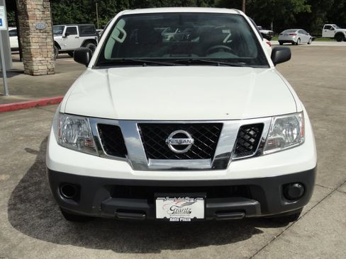 Used 2019 Nissan Frontier S RWD image 2