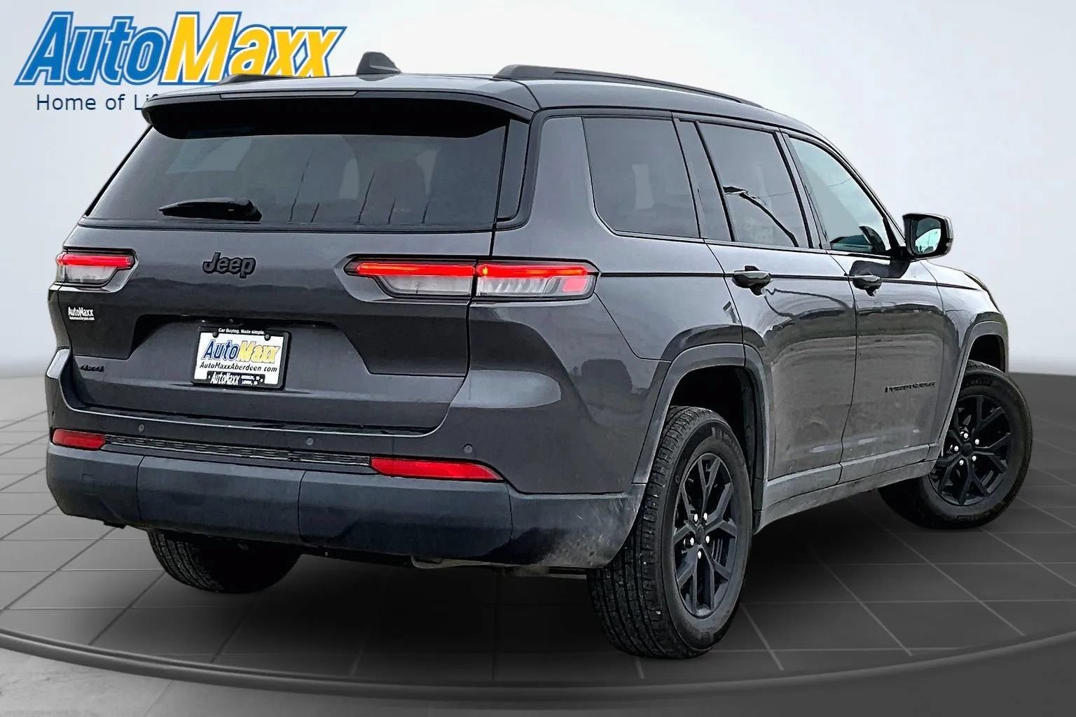 Used 2025 Jeep Grand Cherokee L Altitude AWD/4WD image 6