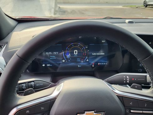 New 2026 Chevrolet Equinox LT w/ Safety and Technology Package FWD image 17