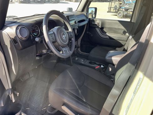 Used 2018 Jeep Wrangler Unlimited Sport w/ Max Tow Package AWD/4WD image 10