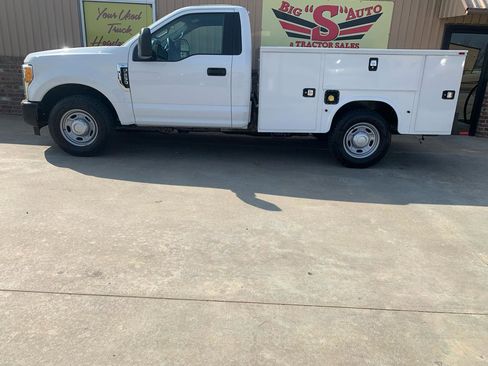 Used 2017 Ford F250 XL image 5