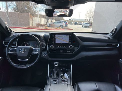 Used 2022 Toyota Highlander XSE image 21