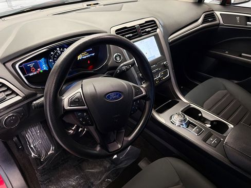 Used 2020 Ford Fusion SE image 7