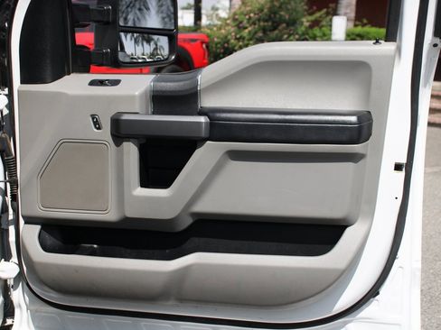 Used 2019 Ford F350 XLT image 34