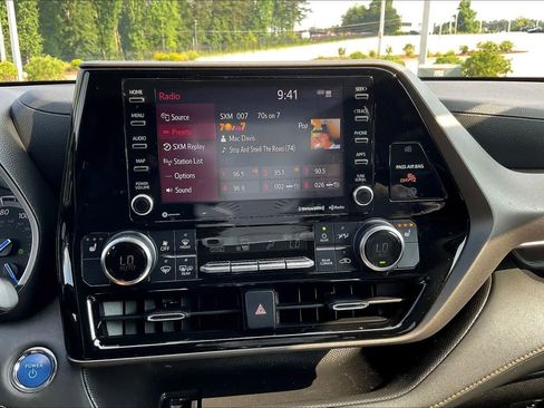Used 2022 Toyota Highlander Bronze Edition AWD/4WD image 32
