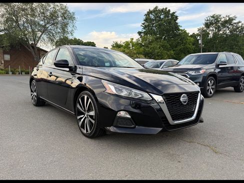 Used 2021 Nissan Altima 2.5 SR FWD image 1