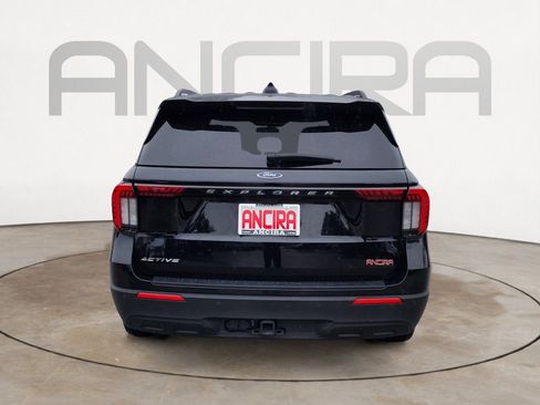 Used 2025 Ford Explorer Active image 13