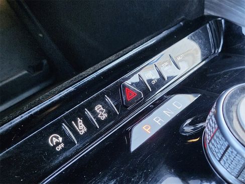 Used 2023 Jeep Wagoneer L Series III image 25